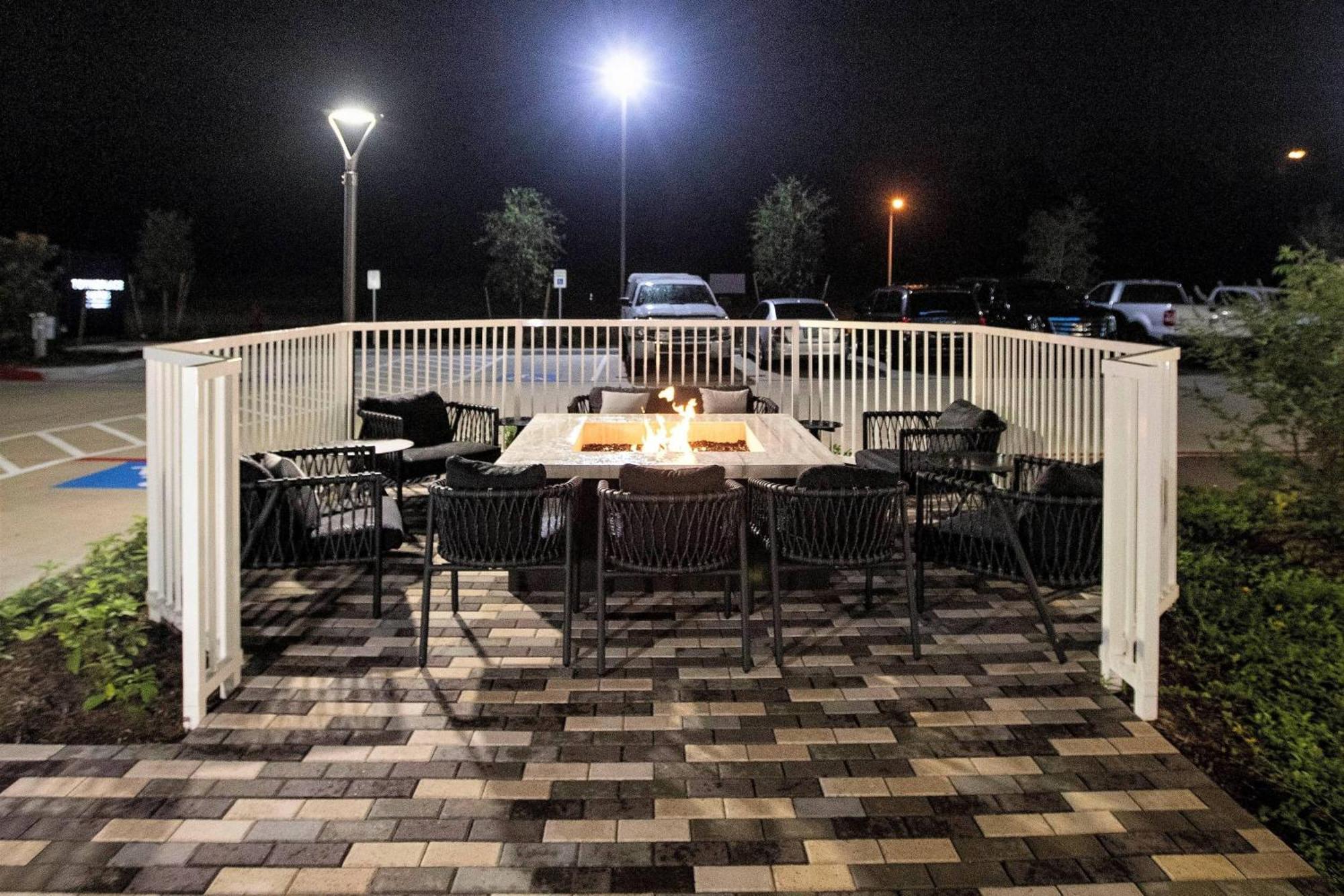 Towneplace Suites By Marriott Conroe Εξωτερικό φωτογραφία