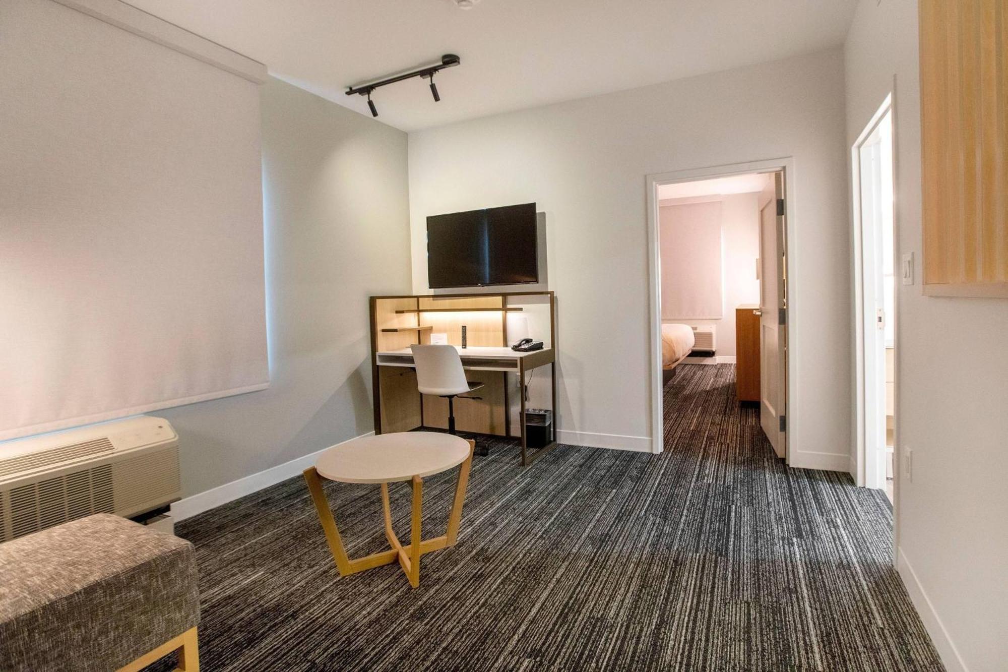 Towneplace Suites By Marriott Conroe Εξωτερικό φωτογραφία